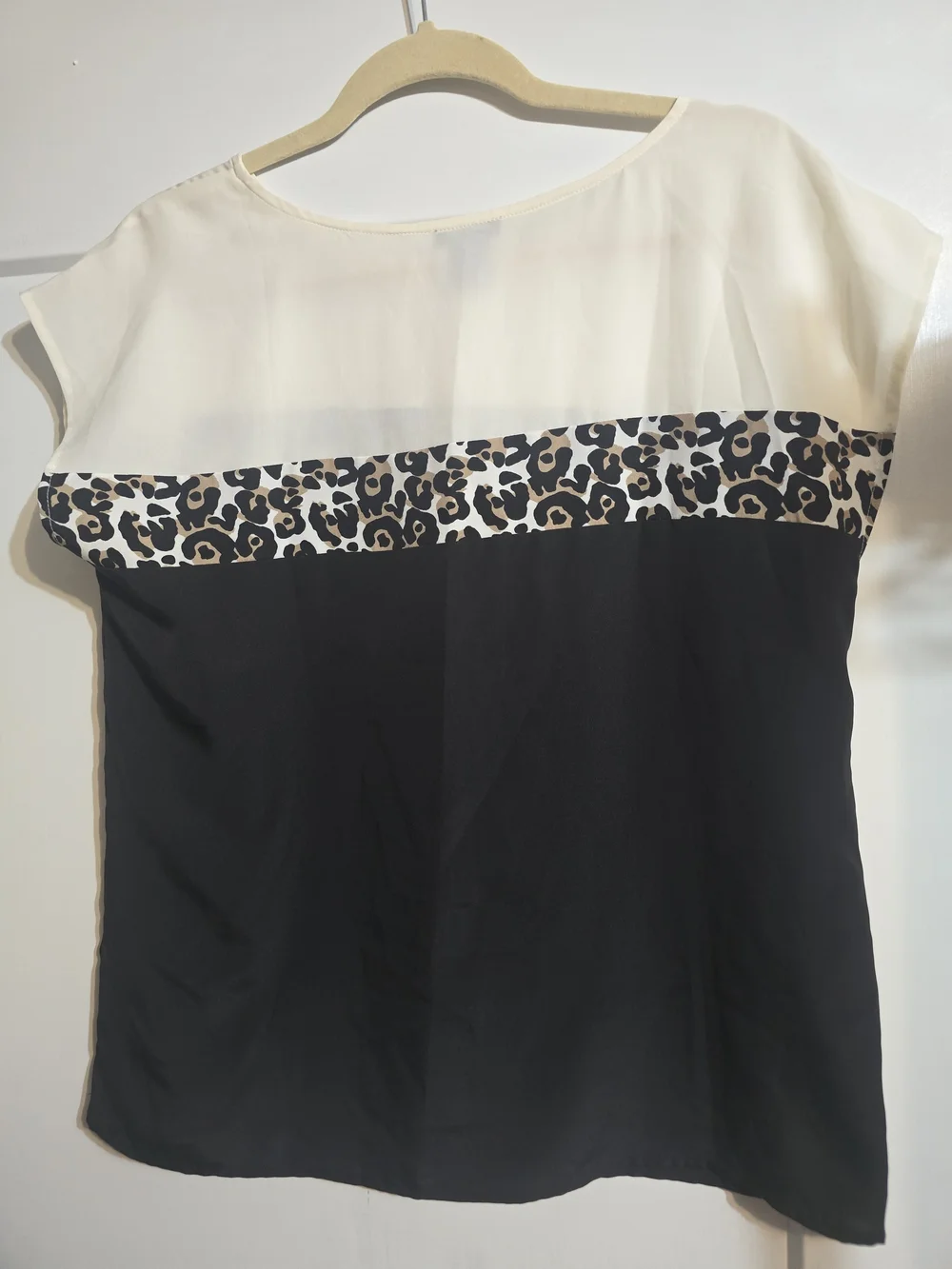 Ann Taylor Black and Cream Colorblock Top with Leopard Band - Picture 2 of 3